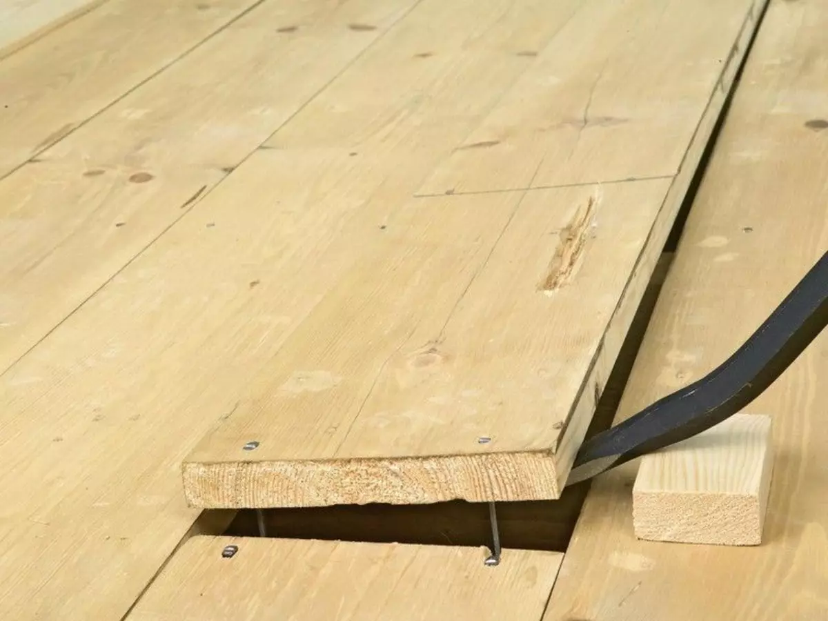 Ngalungkeun lantai: naon anu kudu dilakukeun, tanpa ngaleupaskeun, saran ahli