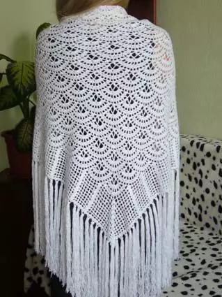 White Crochet Shawl ine brushes: Diagram uye tsananguro nezvidzidzo zvevhidhiyo
