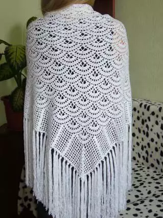 Shaashad Crochet Shawl oo leh burushyo: jaantus iyo sharraxaadda casharada fiidiyowga