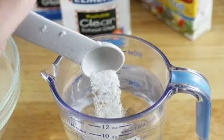 Πώς να φτιάξετε ένα πανί-ζελέ (velcro σκόνης) για καθαρισμό με τα χέρια σας