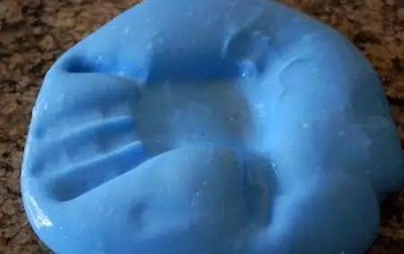 Bagaimana untuk membuat jeli kain (Velcro debu) untuk membersihkan dengan tangan anda sendiri