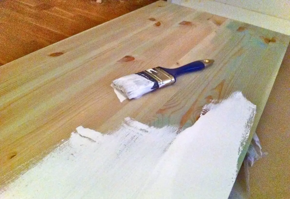 белая краска для деревянной мебели