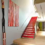 Si të pikturoj një shkallë druri: zgjedhja e bojës së bojës dhe teknologjisë së njollosjes