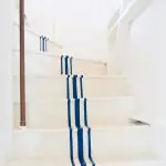 나무 계단을 칠하는 방법 : 페인트 워크 및 염색 기술의 선택