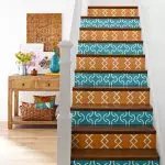 如何涂上木质楼梯：涂料和染色技术的选择