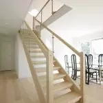 Cara memilih tangga kompak di lantai dua [jenis desain utama]