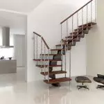 Kuinka valita kompakti portaikko toisessa kerroksessa [päätyypit malleja]