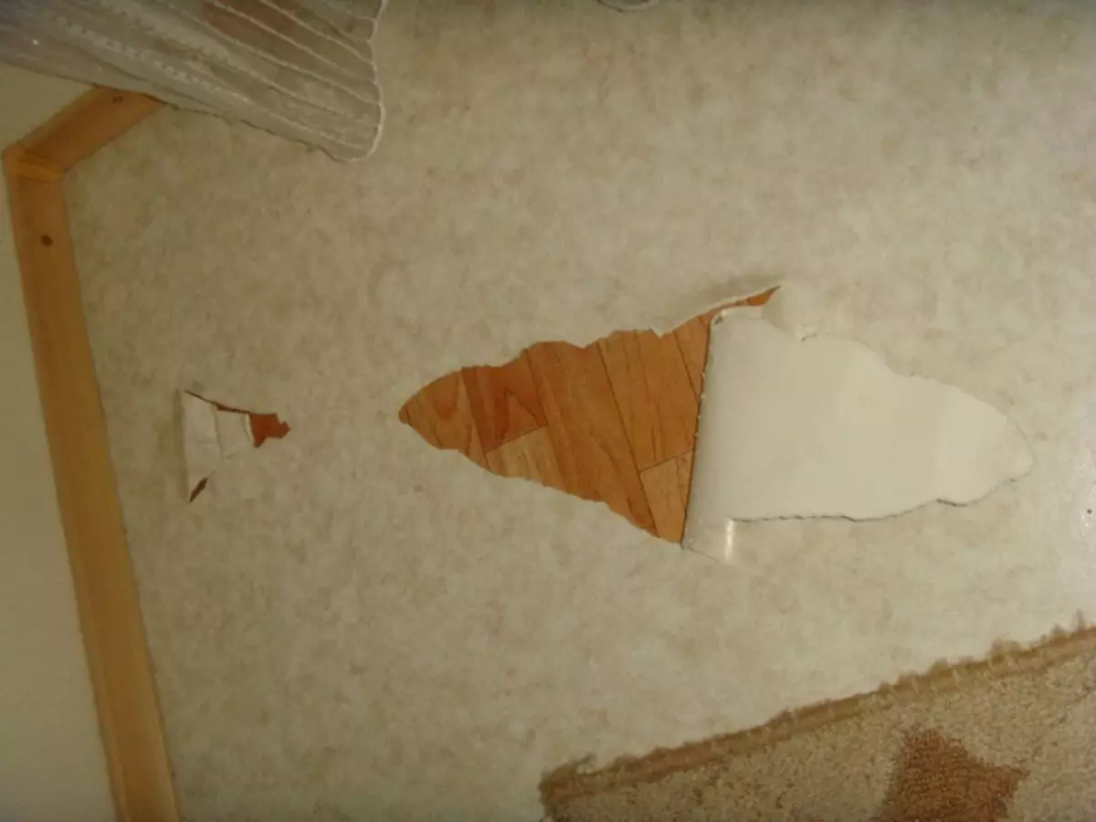 How to close a hole in linoleum at home