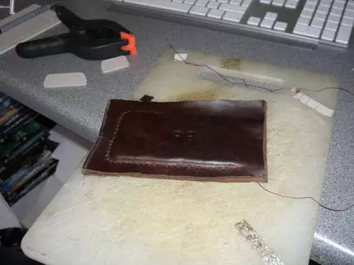 Case made of leather with your own hands
