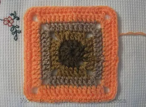 Plaid Crochet yksinkertaisista neliöistä aloittelijoille