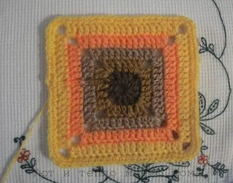 Plaid Crochet yksinkertaisista neliöistä aloittelijoille