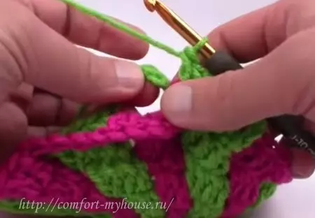 Crochet placut din motive rotunde cu două culori. Master-class