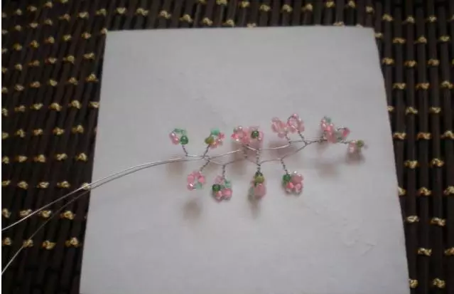 Master Class su Sakura da perline con le loro mani: come Evans l'albero con uno schema, una foto e un video
