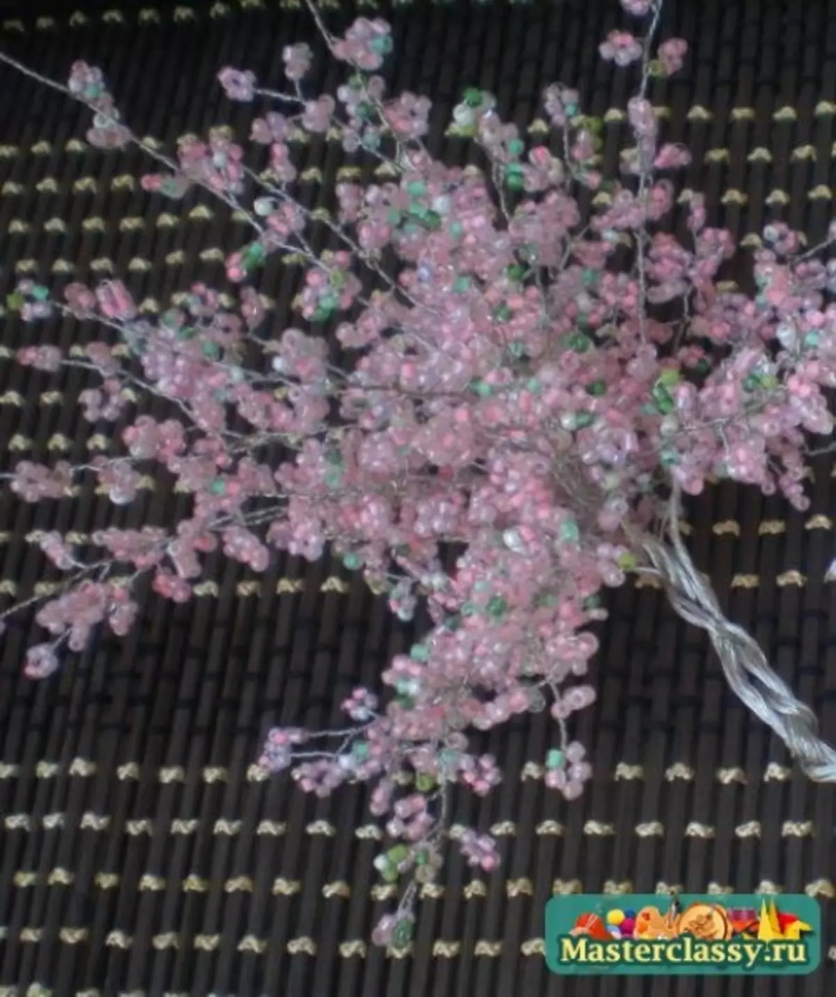 Sakura'daki Master Sınıfı kendi elleriyle boncuklardan: Ağacı bir şema, fotoğraf ve video ile nasıl evan
