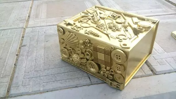 Проста картонена кутия декор