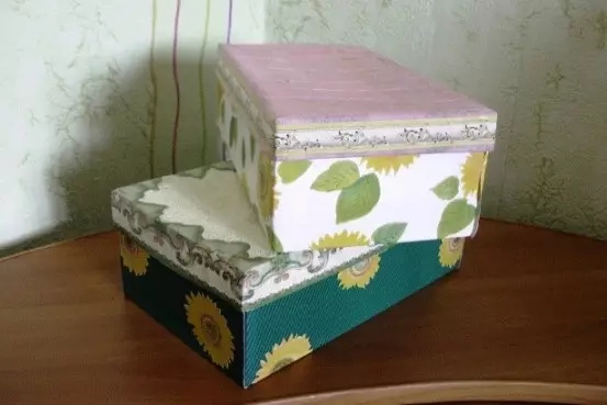 Decoração simples caixa de papelão