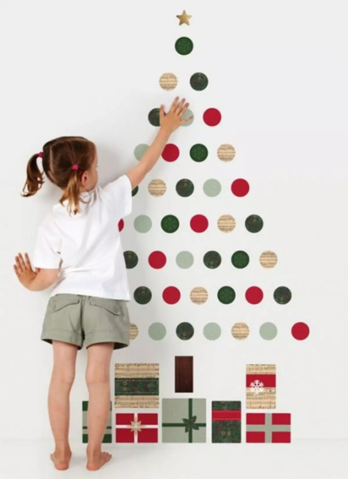 Cây Giáng sinh phẳng trên tường: 6 DIY DIY (31 ảnh)