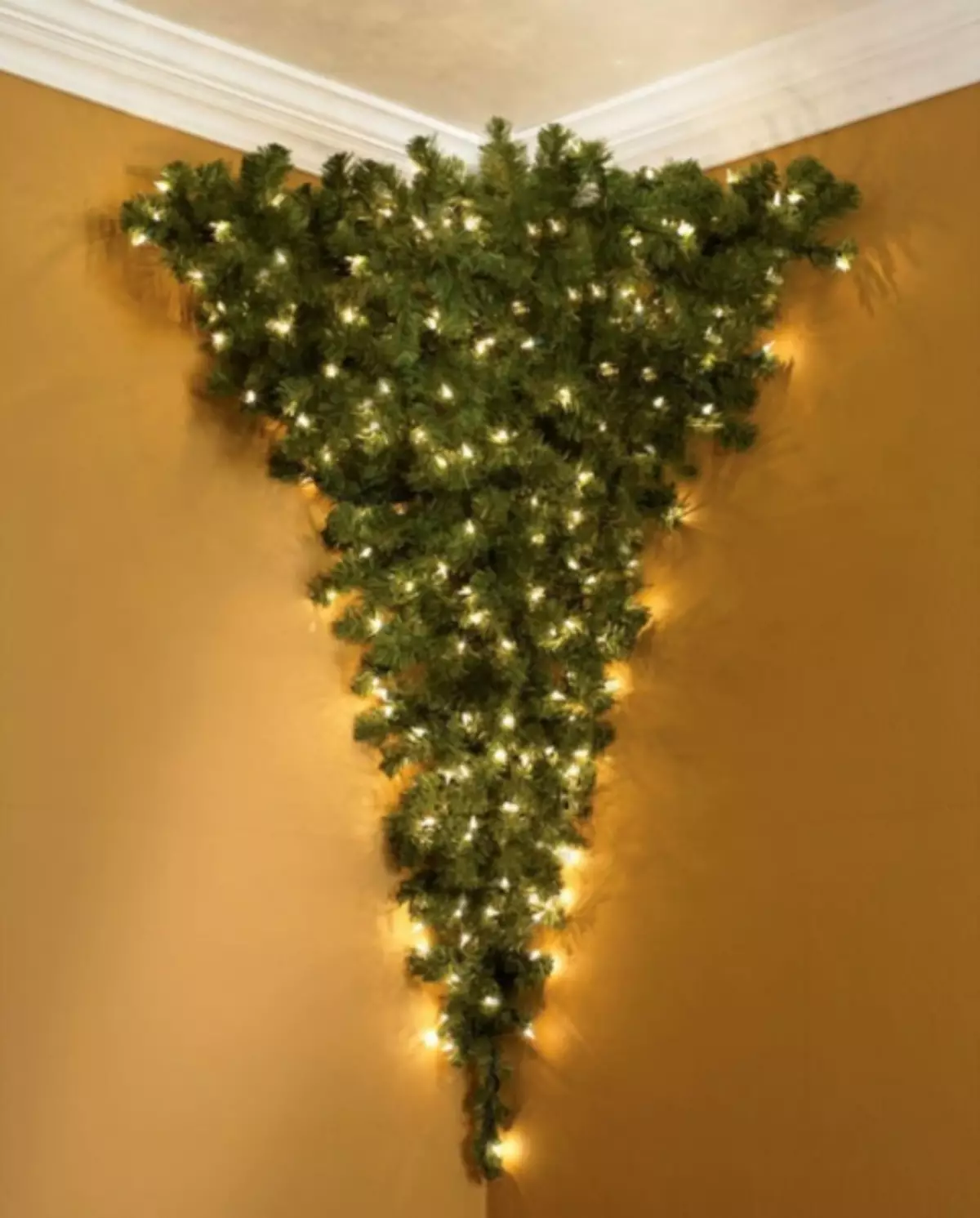 भिंतीवर सपाट ख्रिसमस झाडे: 6 DIY DIY (31 फोटो)