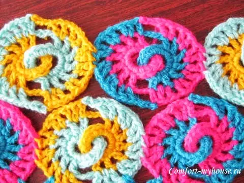 Plap Crochet iš originalių susipynių motyvų