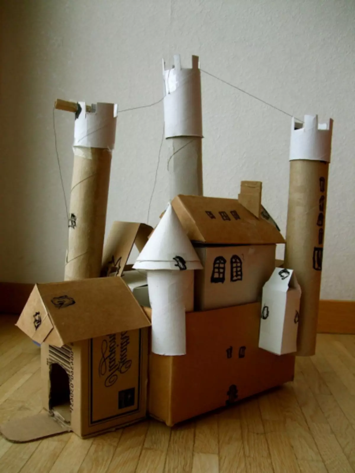 Cardboard boxes: Toys for children and ideas for home (39 photos)