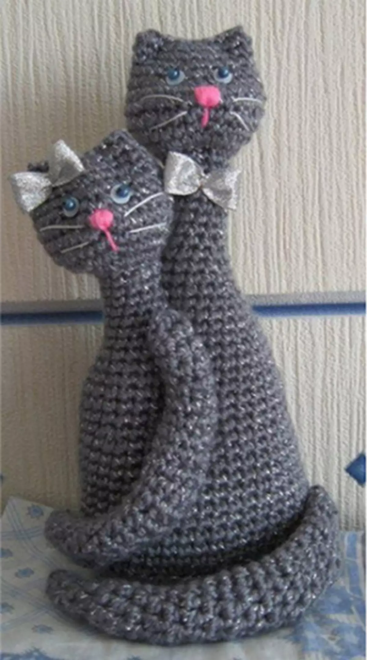 Amigurumi Cats: პროდუქტის სქემები ფოტოები და ვიდეოები დამწყებთათვის