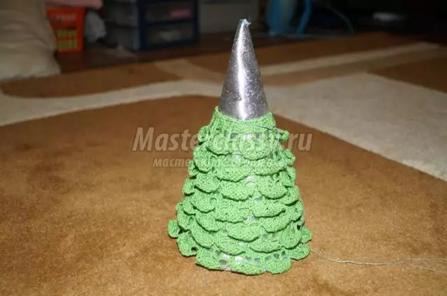 Pema e Krishtlindjeve e hapur: model me grep me skema dhe përshkrime