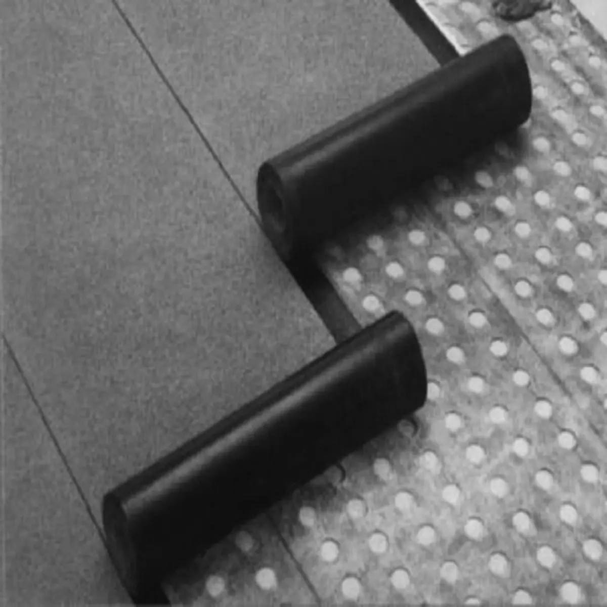 Pilem waterproofing pikeun lantai: tip pikeun milih
