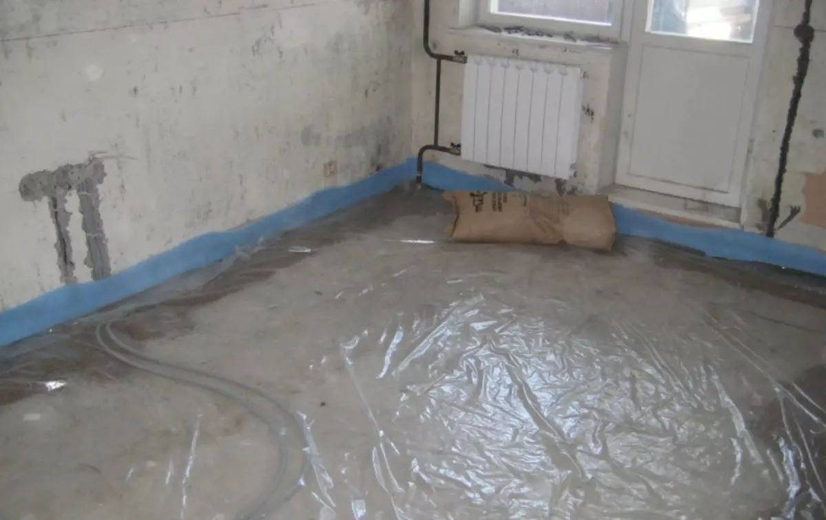 Waterproofing film para sa sahig: Mga tip para sa pagpili