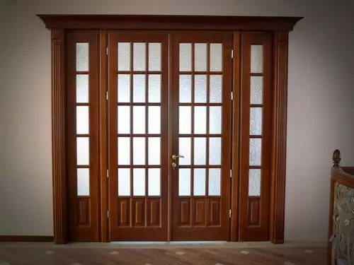 Επιλέξτε ποιες πόρτες για να βάλουν στο σαλόνι