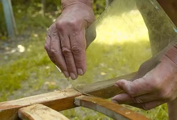 Si për të rivendosur mobilje: lëmuar, veneered, prej druri