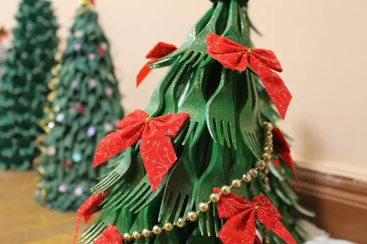 De quoi et comment faire un arbre de Noël pour la nouvelle année (53 photos)