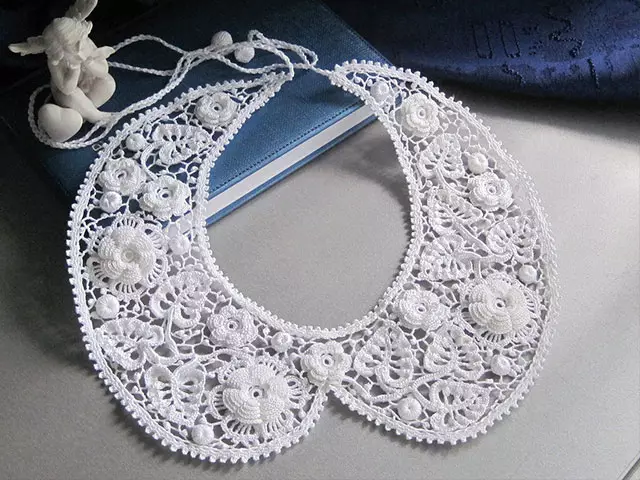 Collier Openwork Crochet: Des schémas pour le produit le font vous-même avec une vidéo