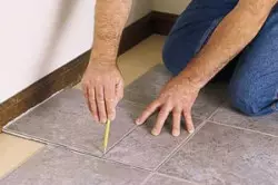 발코니에서 바닥을 덮는 법 : 권장 사항