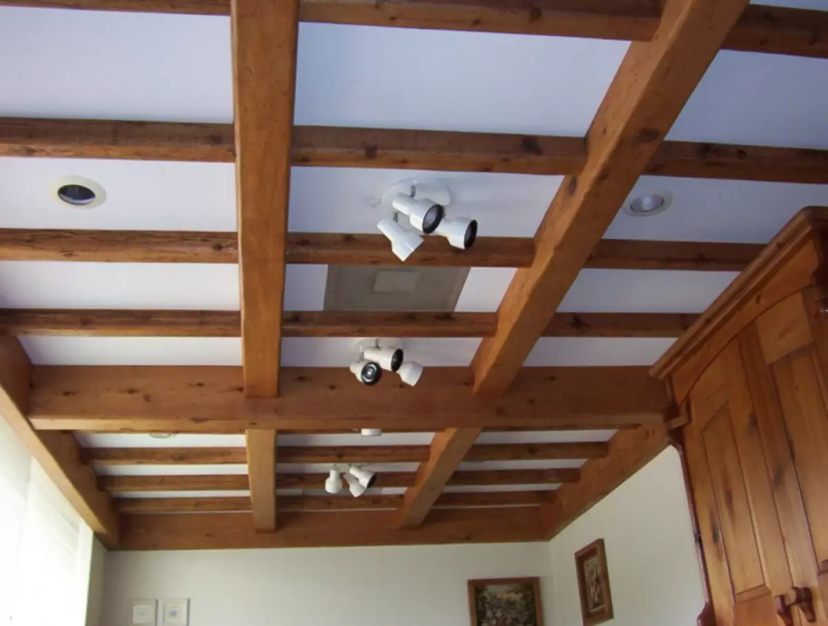 Làm thế nào để độc lập làm cho một trần nhà với dầm