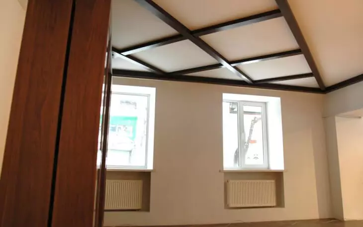 How to independently make a ceiling with beams