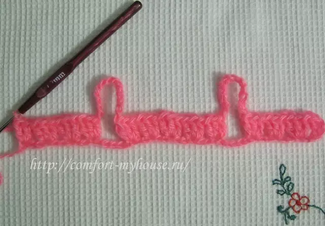 ပင့်ကူ၏ crocheted ပုံစံနှင့်ဖုံးလွှမ်း OpenWork