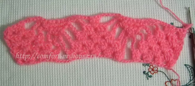 Sombin-tsofina rakotra misy modely crocheted hala