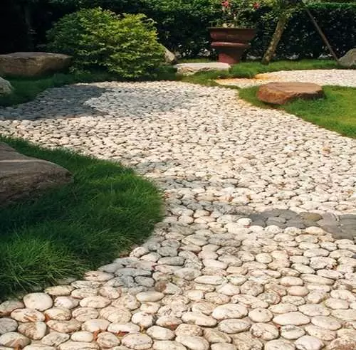 Garden inexpensive paths with their own hands