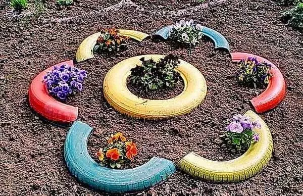 Artigianato per pneumatici: flumb, fiori, figure, mobili da giardino