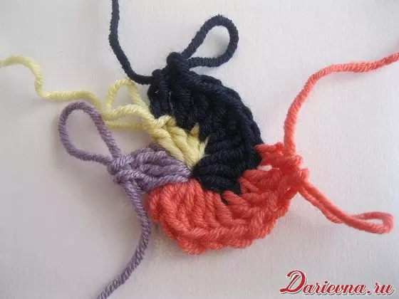 ಬಾಬುಶ್ಕಿನ್ ಸ್ಕ್ವೇರ್: ಬಿಗಿನರ್ಸ್ಗಾಗಿ Crochet ಕೇಪ್