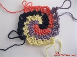 Babushkin Square: Crochet Cape por komencantoj