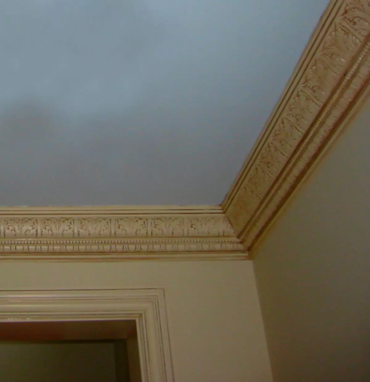 5 начина за перфектно боядисване на таванния цокъл