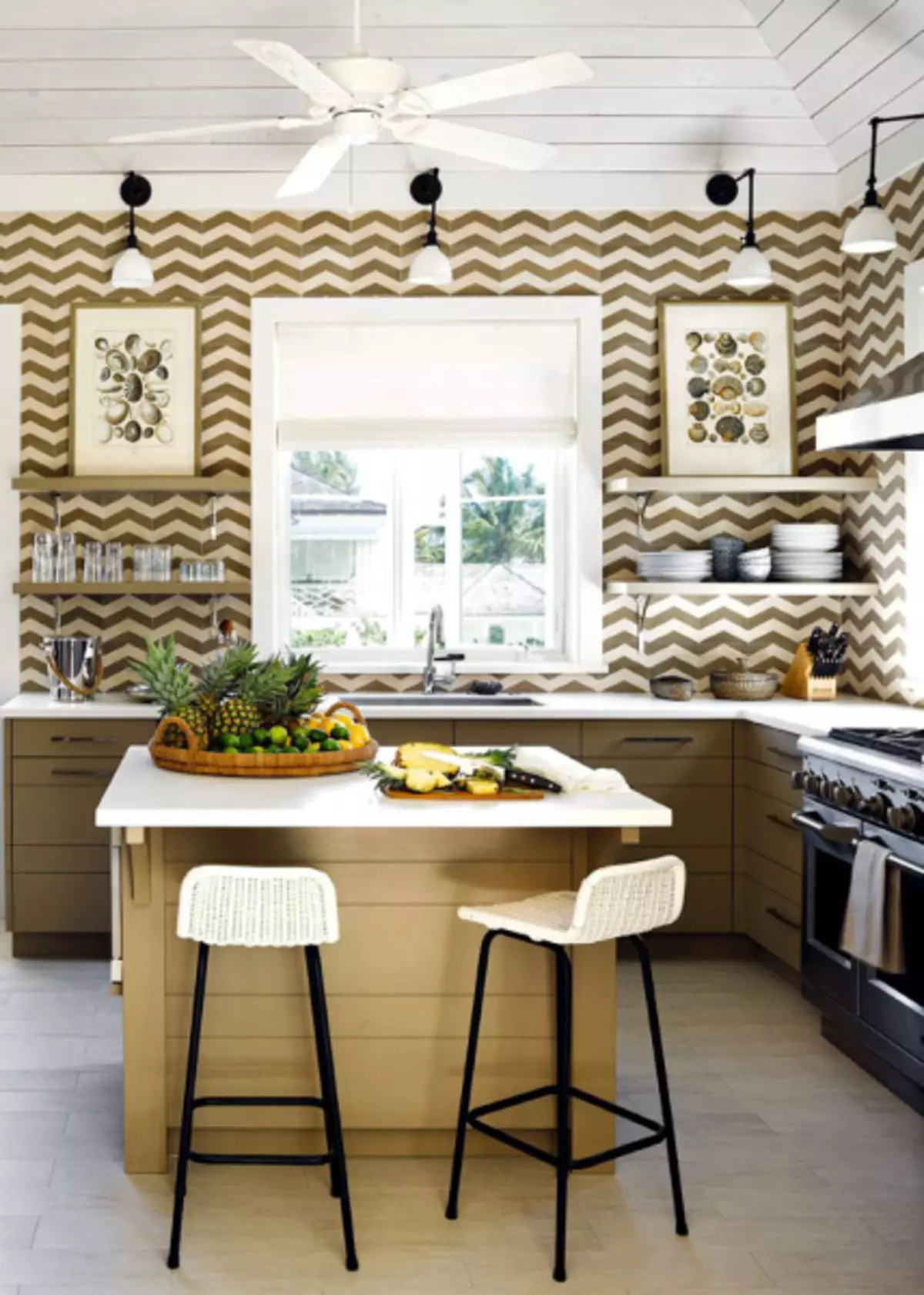 Graži plytelės su geometriniais raštais virtuvės prijuostė
