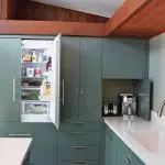Hvor skal du sette et kjøleskap hvis det ikke er noe sted på kjøkkenet?