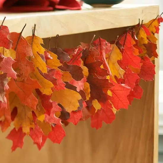秋のカエデの葉から自分の手で工芸品（44写真）