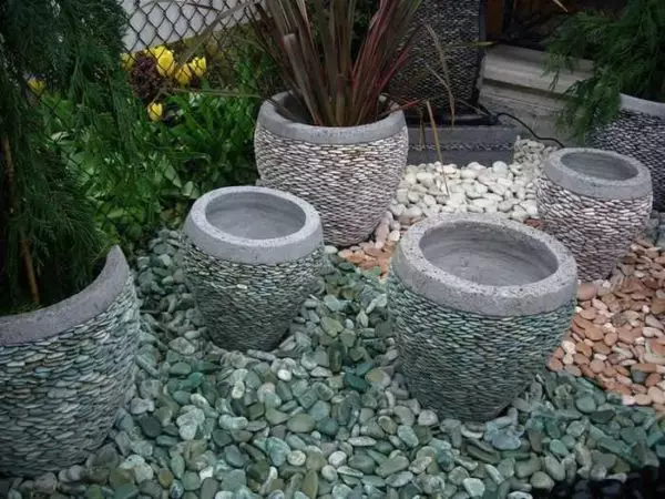 Hvordan lage utendørs farger vaser