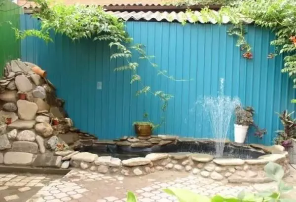 چگونه یک حوضچه را در کلبه، در باغ، در نزدیکی خانه بسازیم