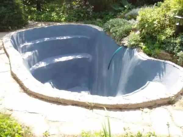 Cara membuat kolam di pondok, di taman, dekat rumah