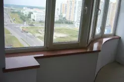 Bagaimana untuk memasang ambang tingkap di balkoni (video)