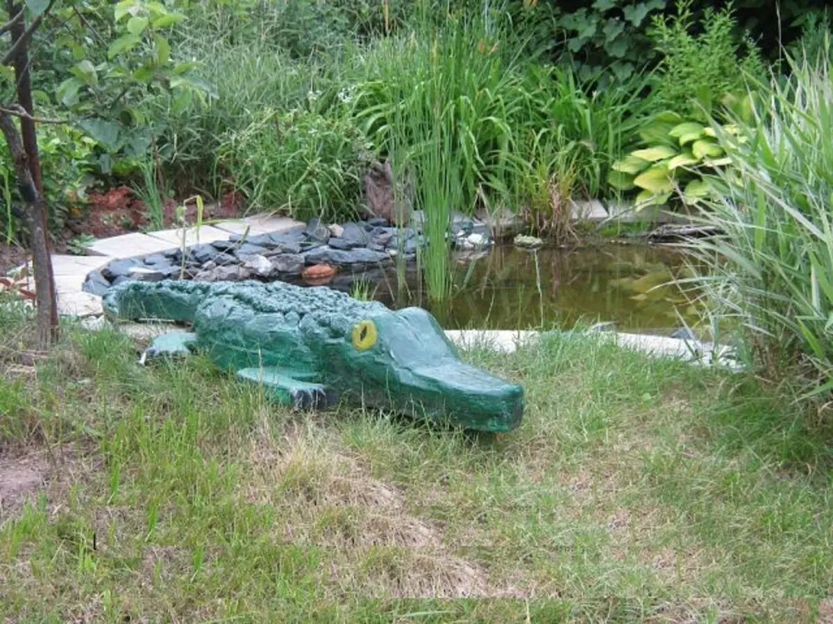 Клумба крокодил